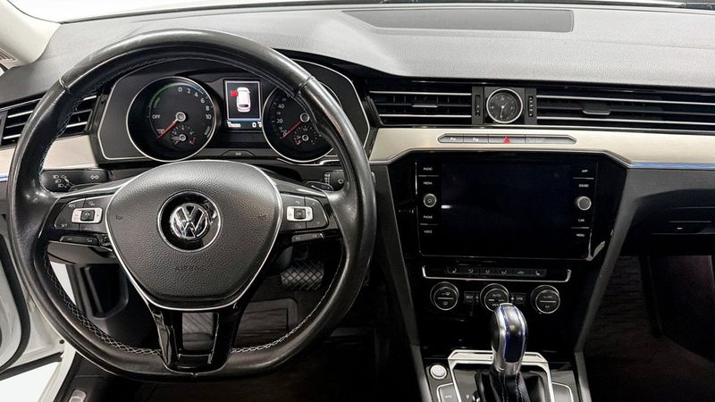 Volkswagen Passat bild 12