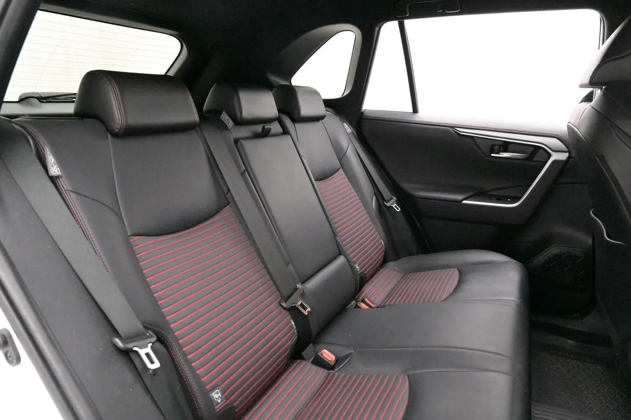 Vehicle image 20