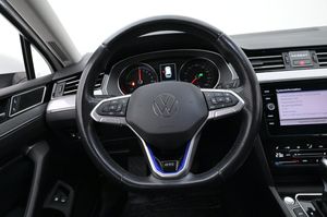 Volkswagen Passat bild 7