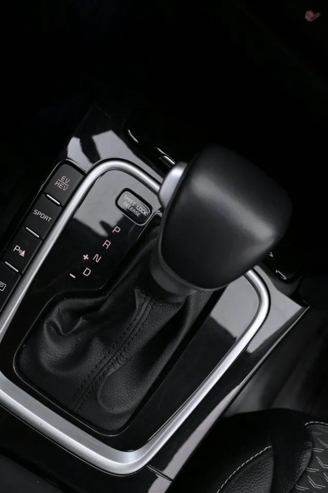 Vehicle image 18