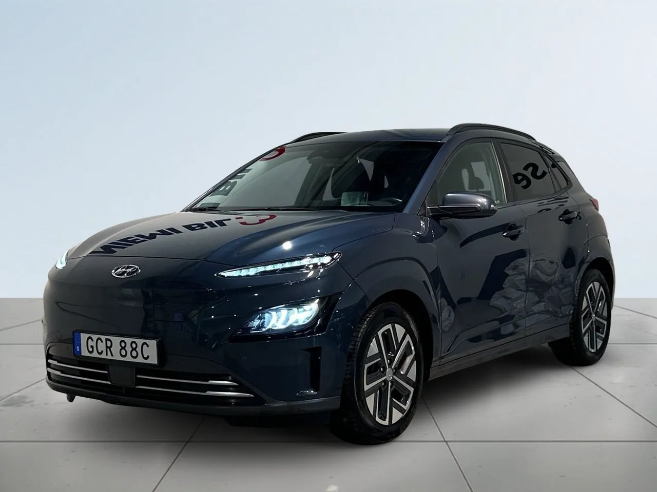 Vehicle image 15