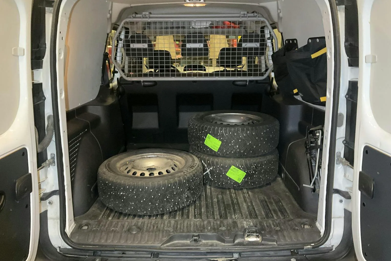 Vehicle image 9