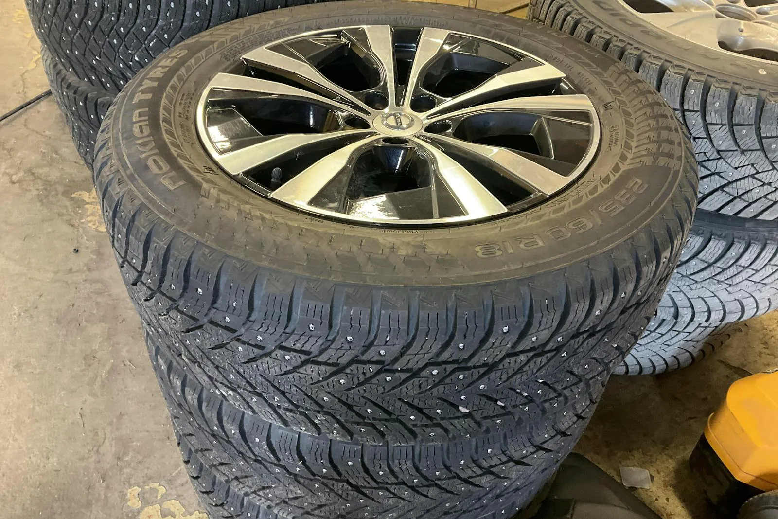 Vehicle image 21