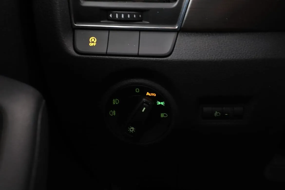 Vehicle image 29