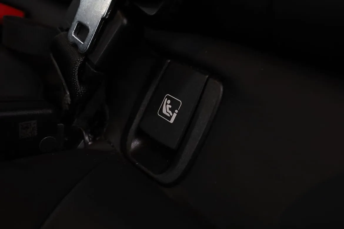 Vehicle image 32