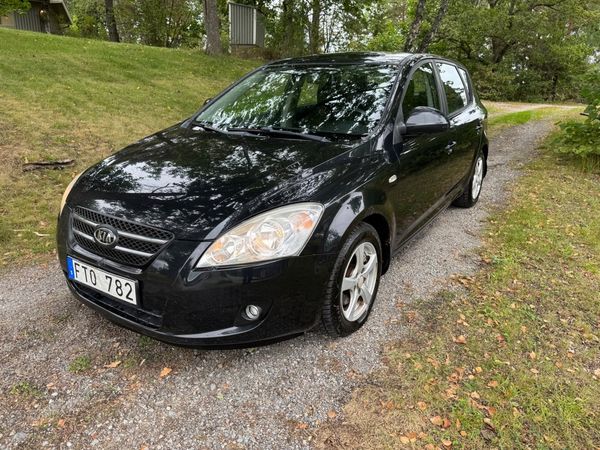 Kia Cee´d cee'd 1.6 CRDi Euro 4 Nybesiktigad - 2008
