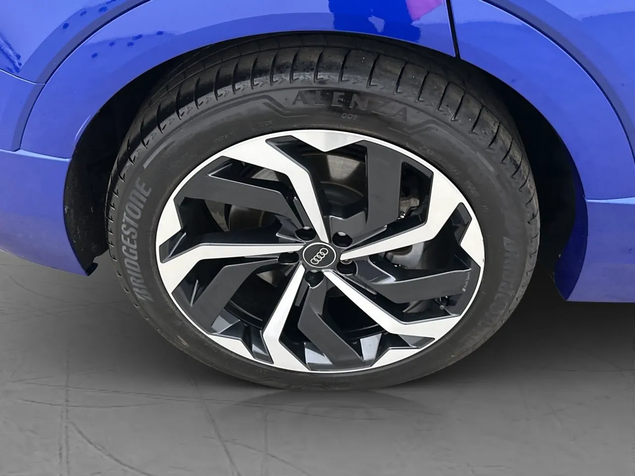 Vehicle image 35