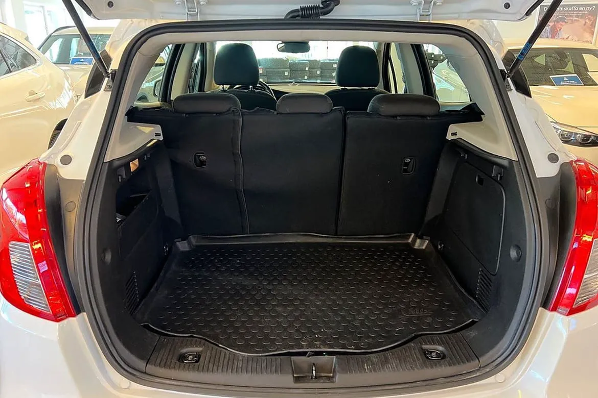 Vehicle image 16