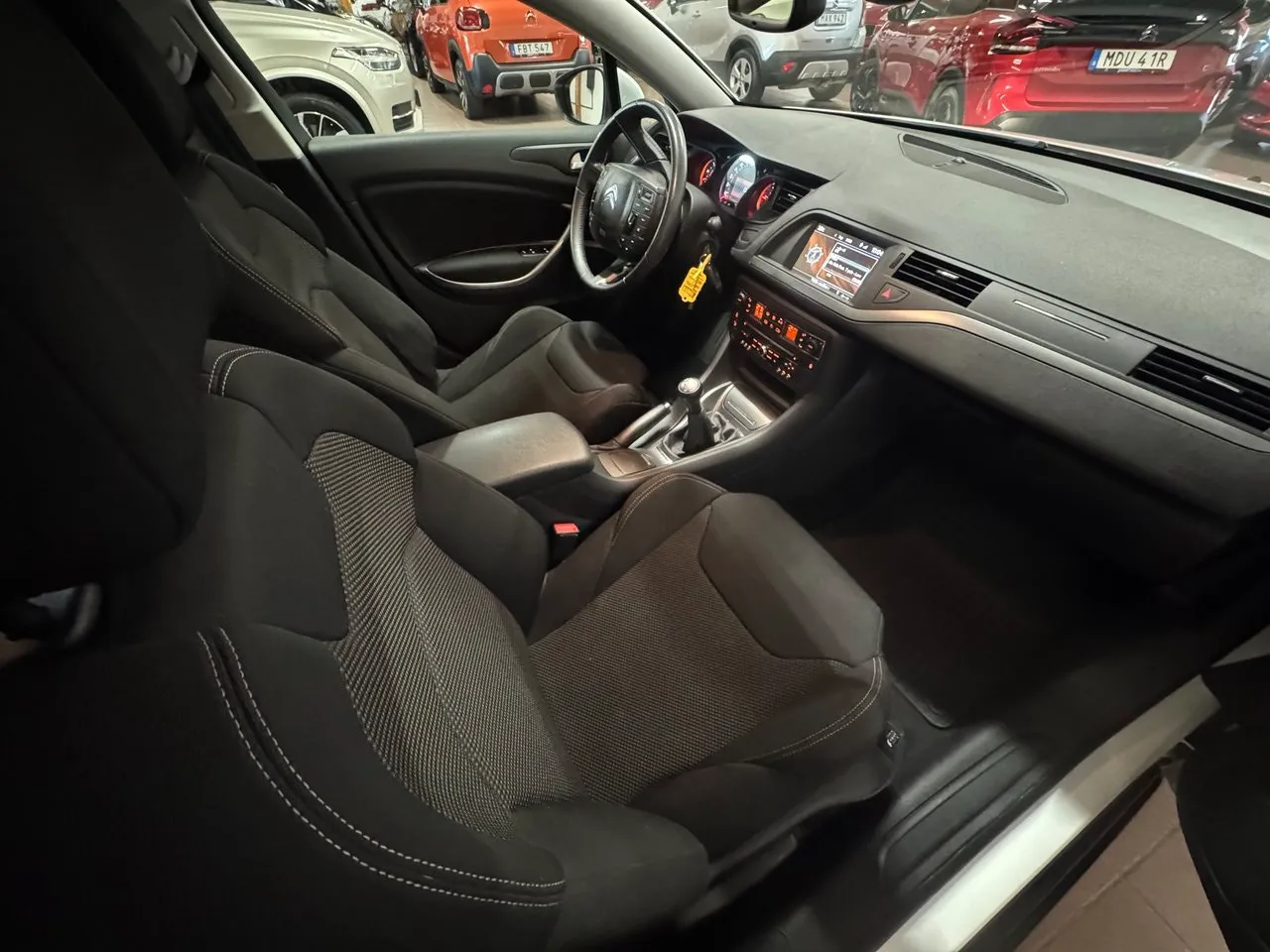 Vehicle image 9
