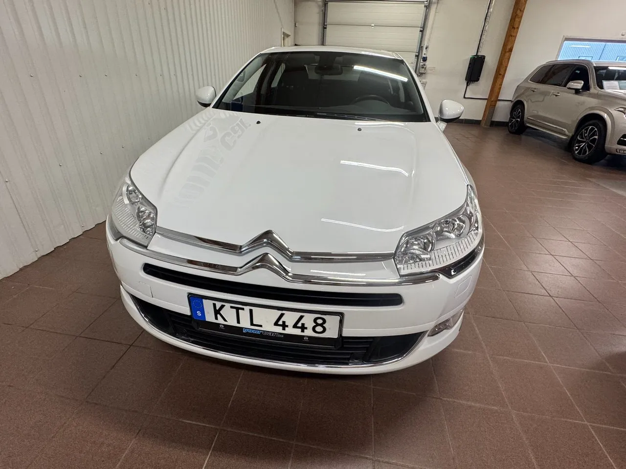 Vehicle image 2