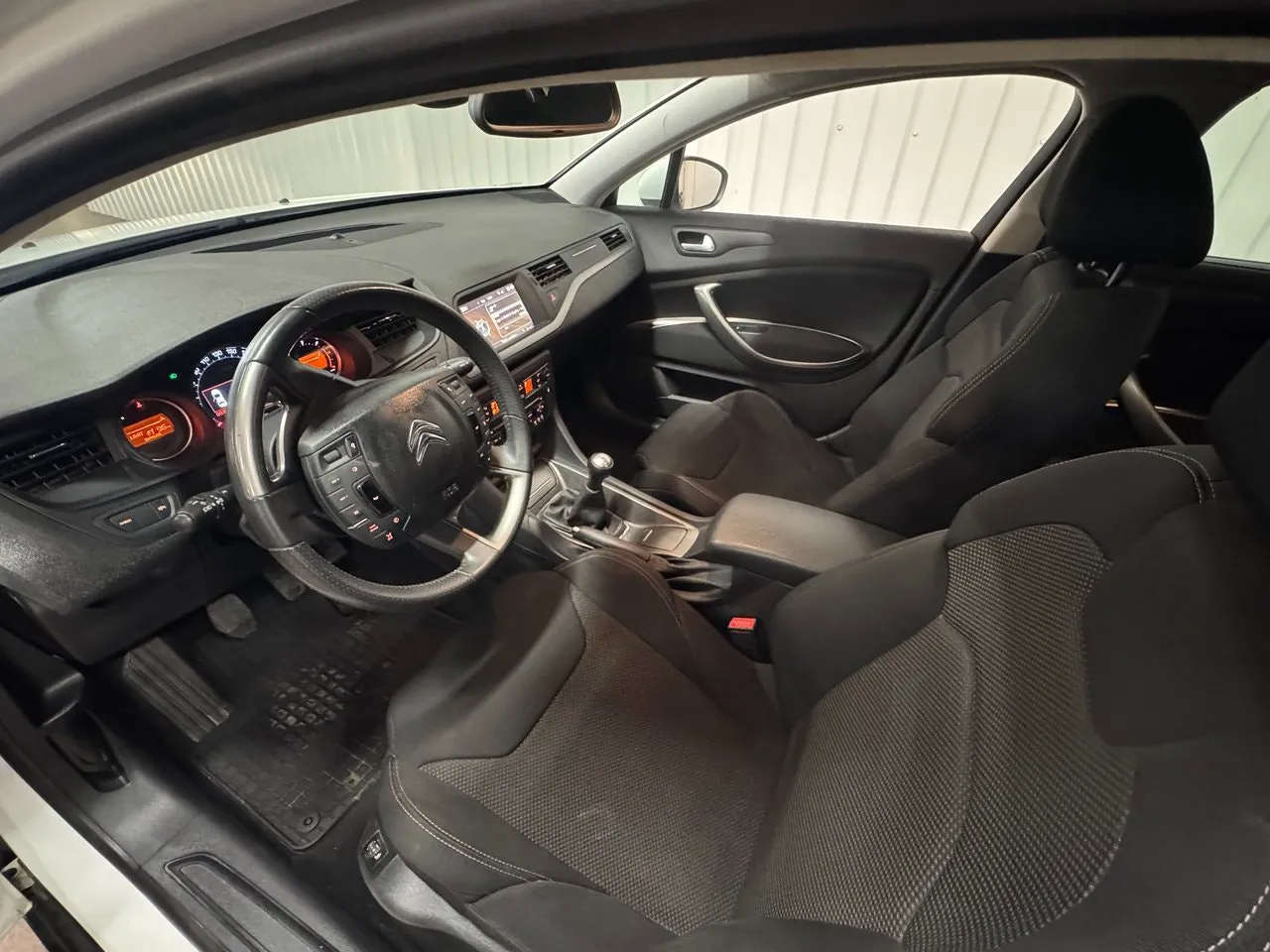 Vehicle image 8
