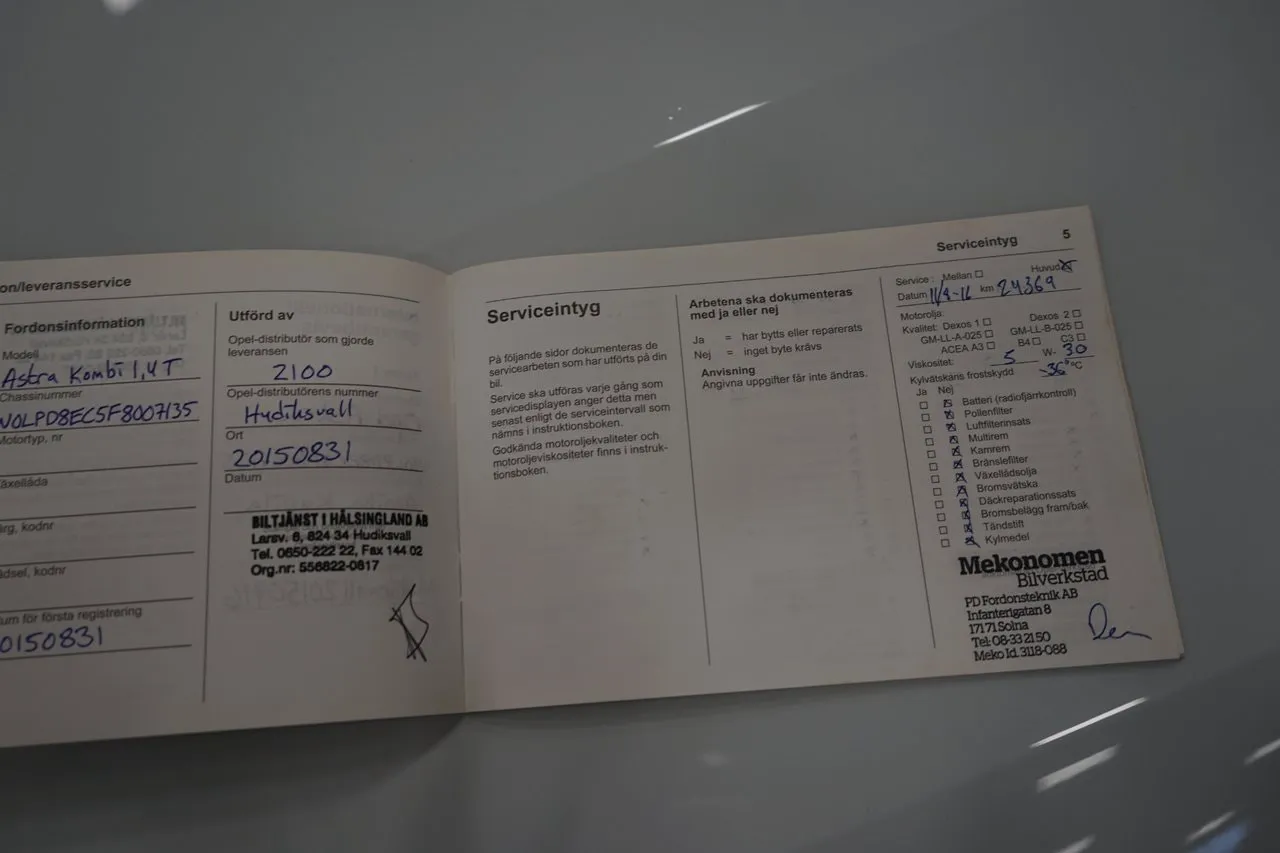 Vehicle image 8