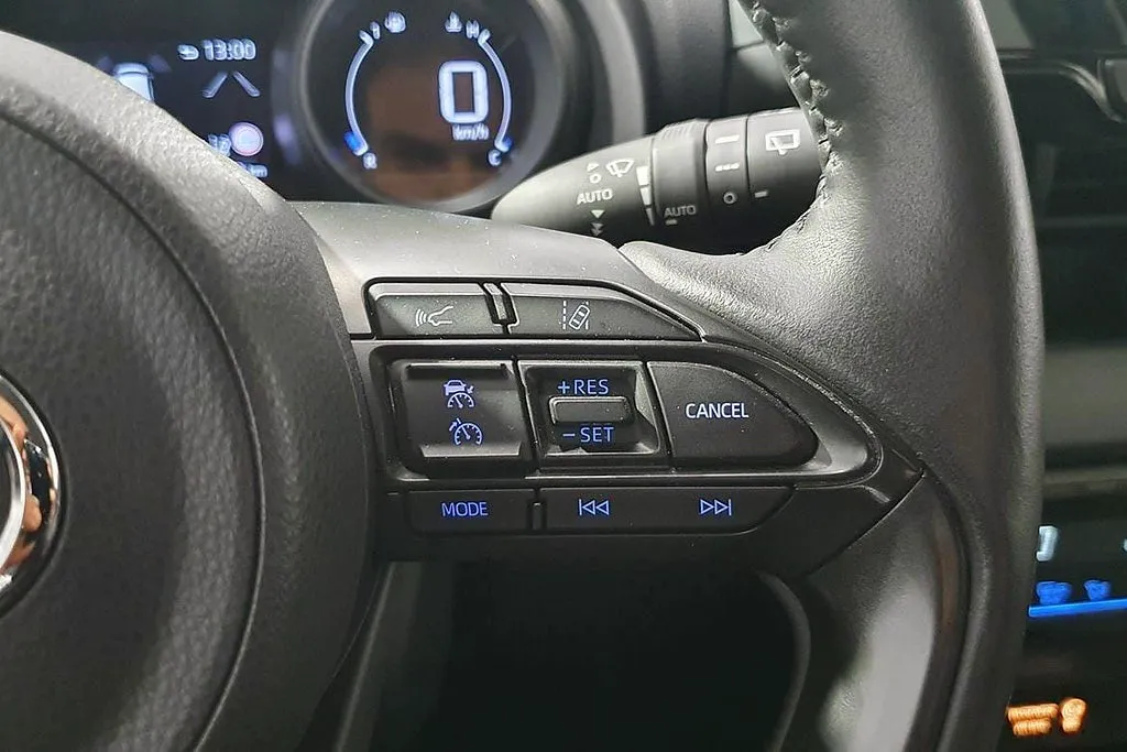 Vehicle image 21