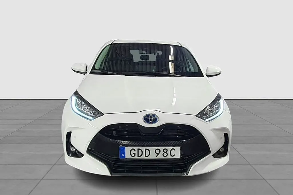 Vehicle image 8