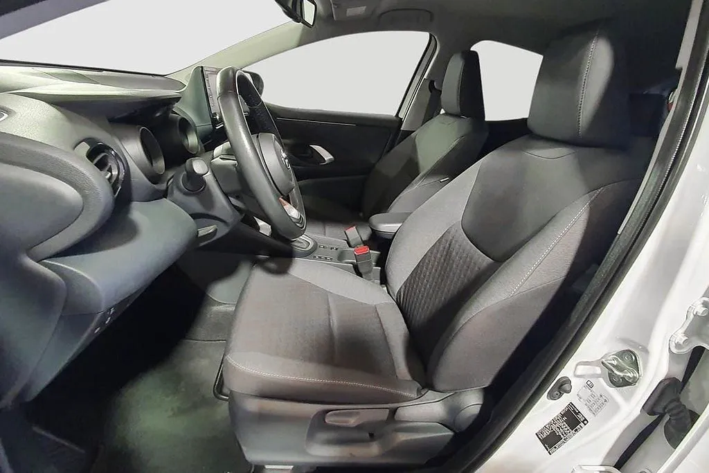 Vehicle image 18