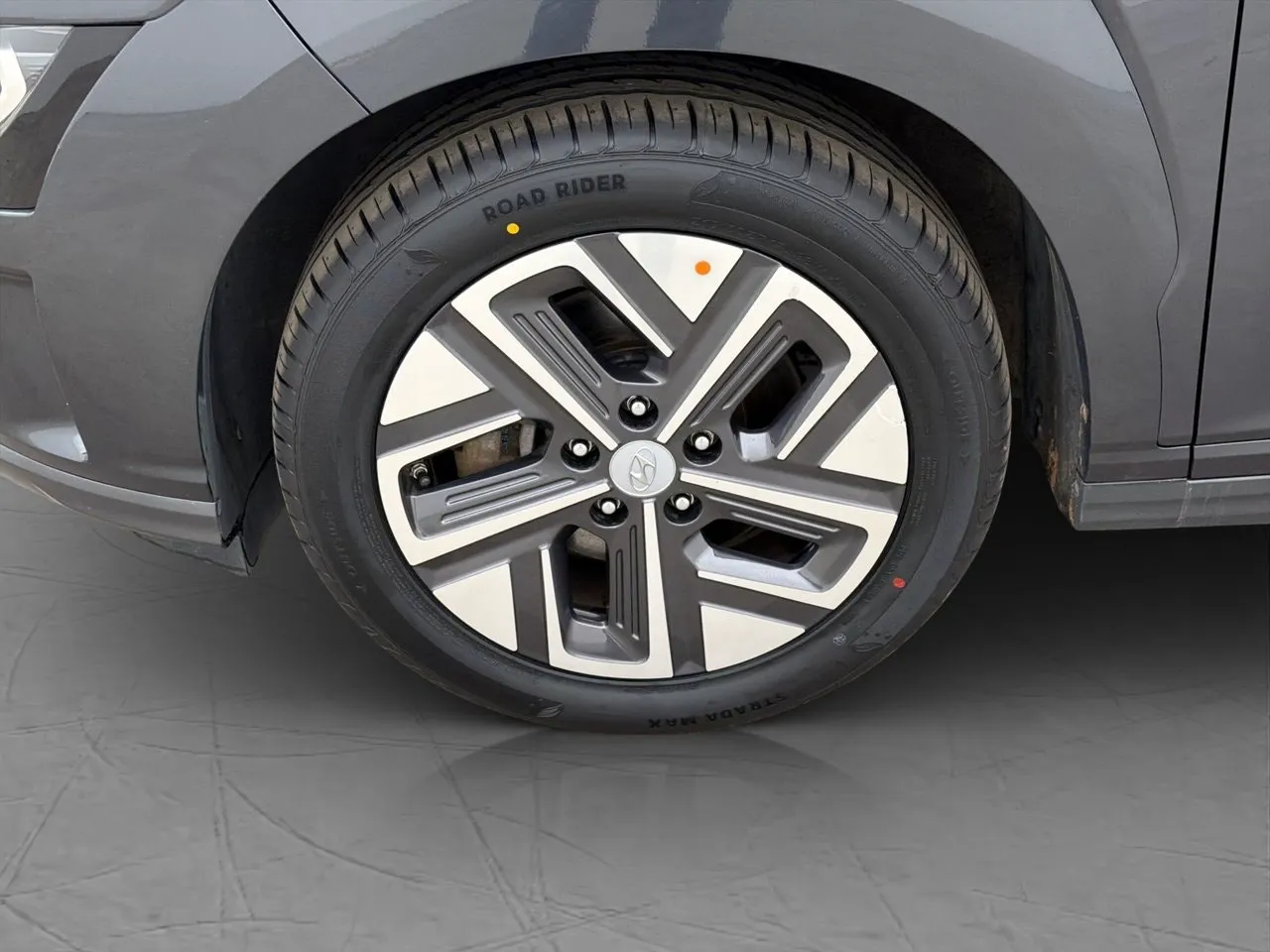 Vehicle image 30