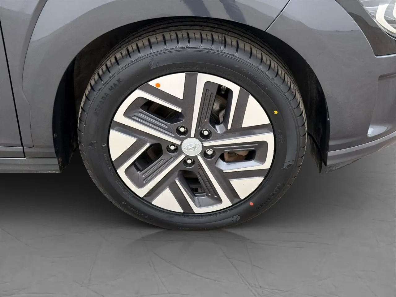 Vehicle image 33