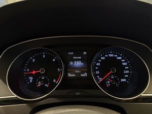 Volkswagen Passat bild 11