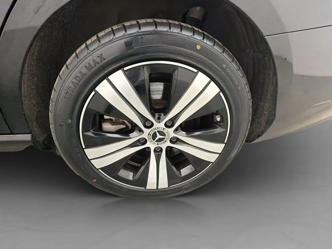Vehicle image 33