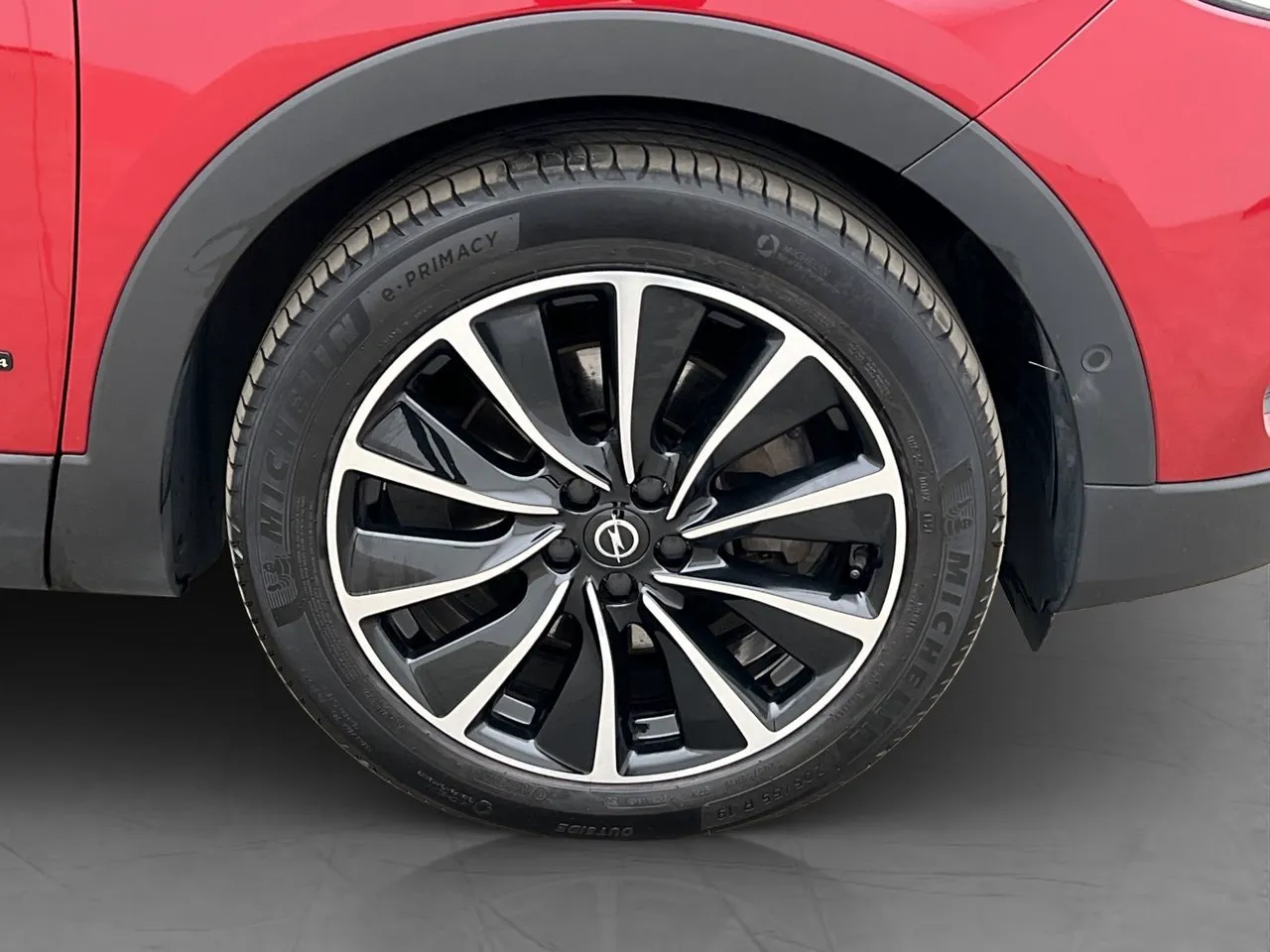 Vehicle image 32