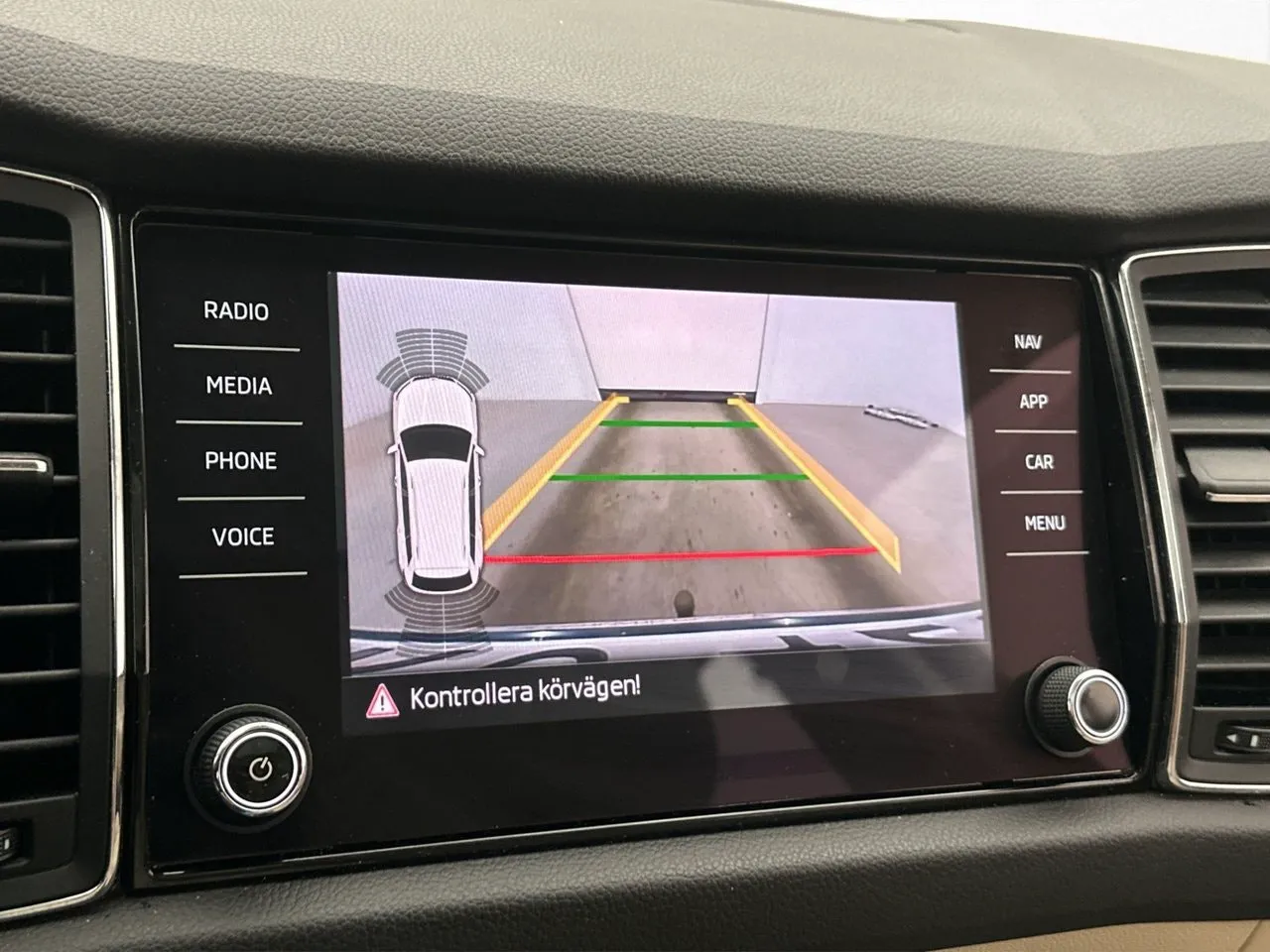Vehicle image 23