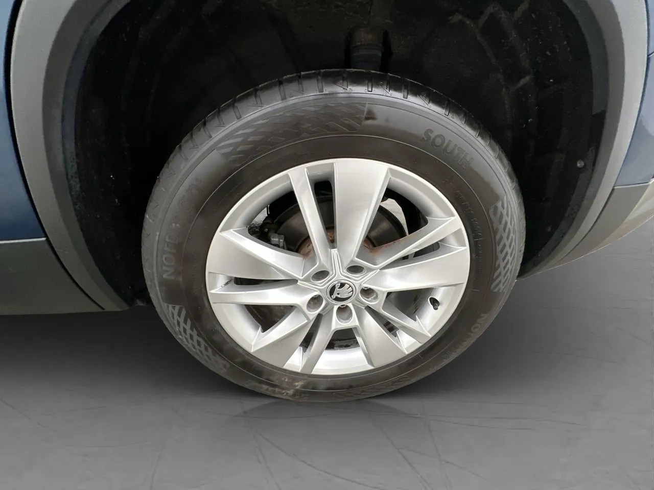 Vehicle image 37