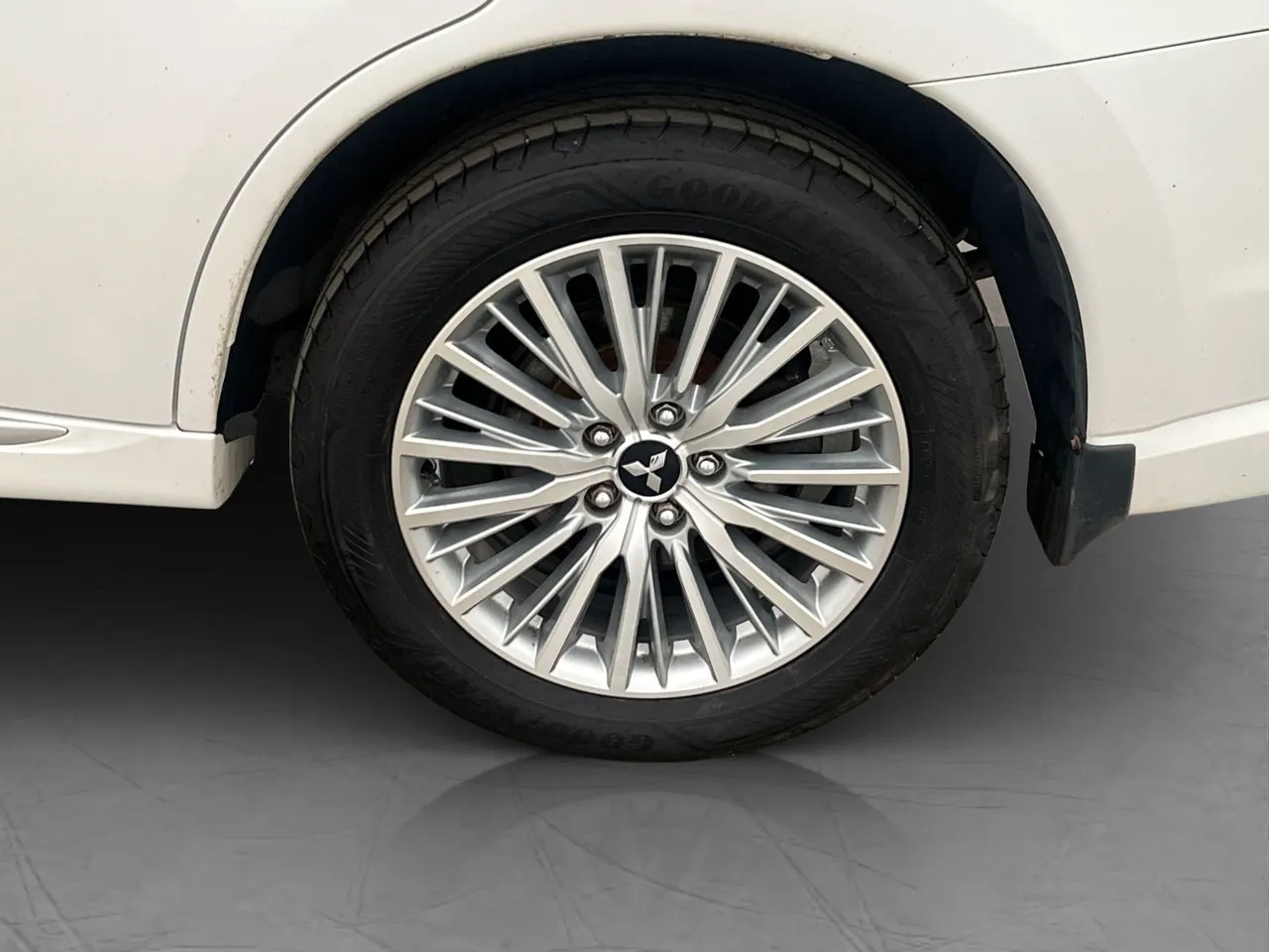 Vehicle image 30