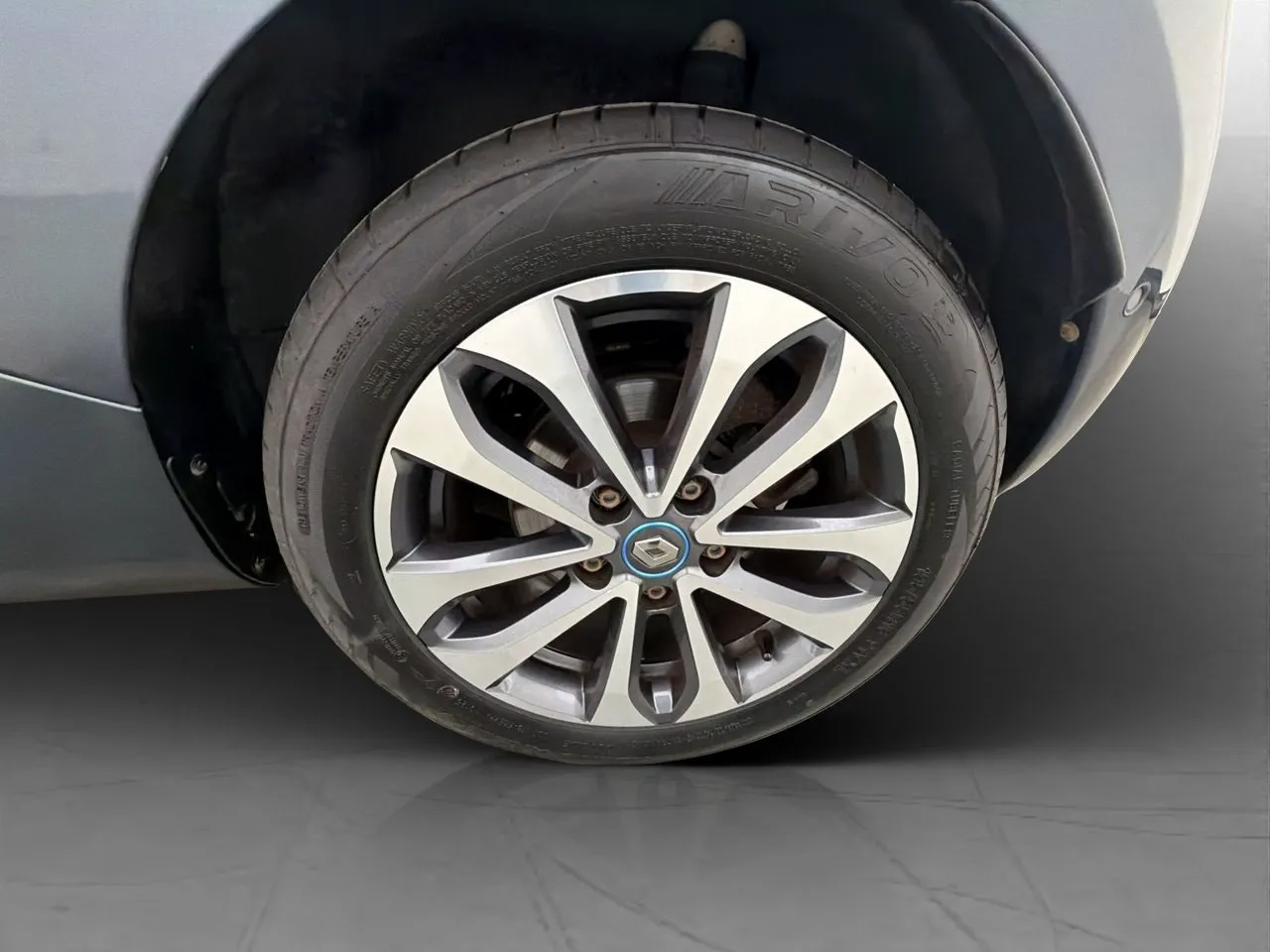 Vehicle image 30