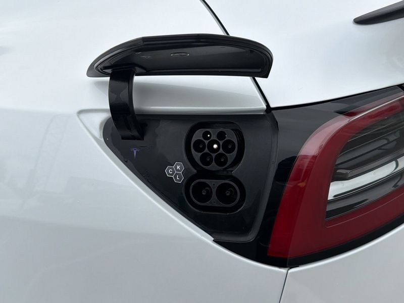 Tesla Model Y bild 31