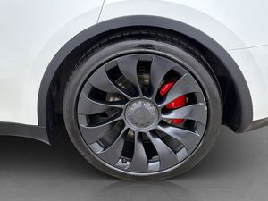 Tesla Model Y bild 35
