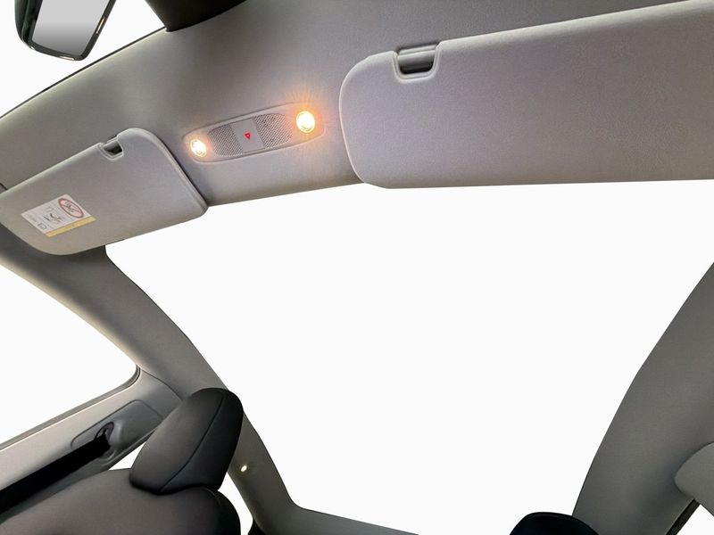 Tesla Model Y bild 13