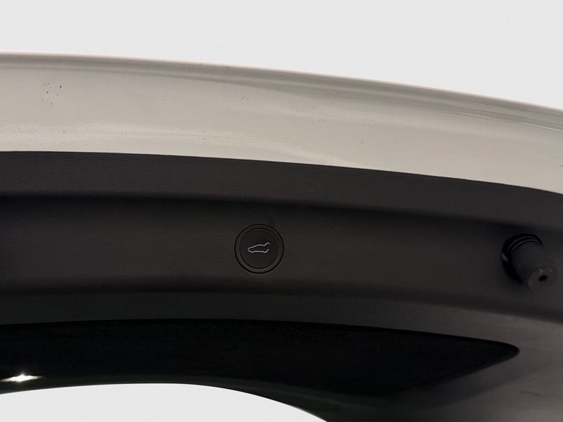 Tesla Model Y bild 30