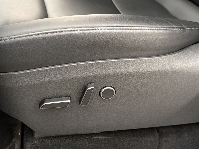 Tesla Model Y bild 14
