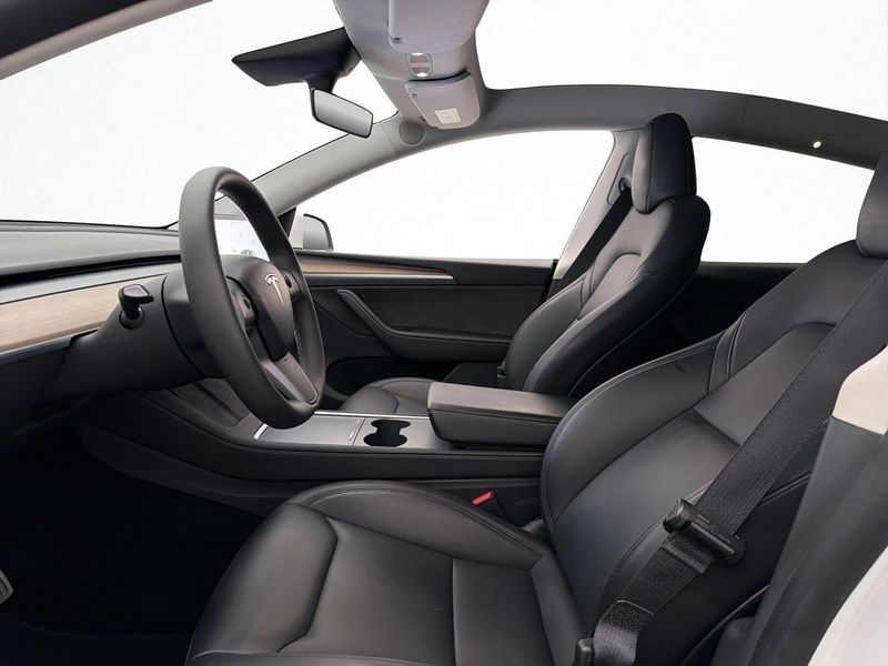 Tesla Model Y bild 12