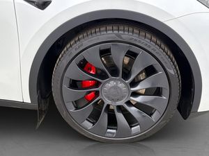 Tesla Model Y bild 33