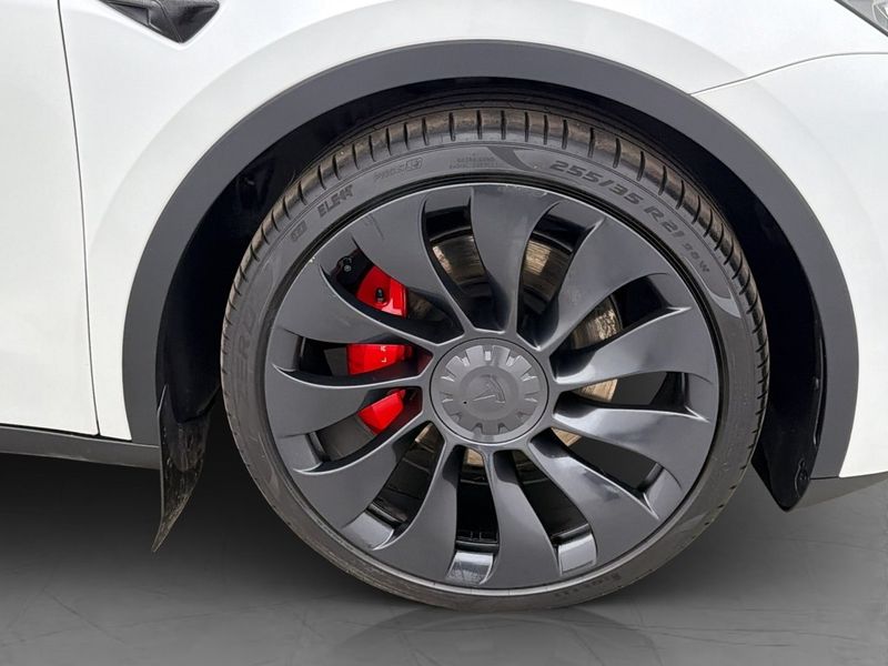 Tesla Model Y bild 33
