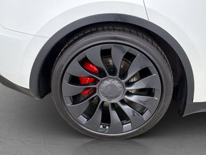 Tesla Model Y bild 32