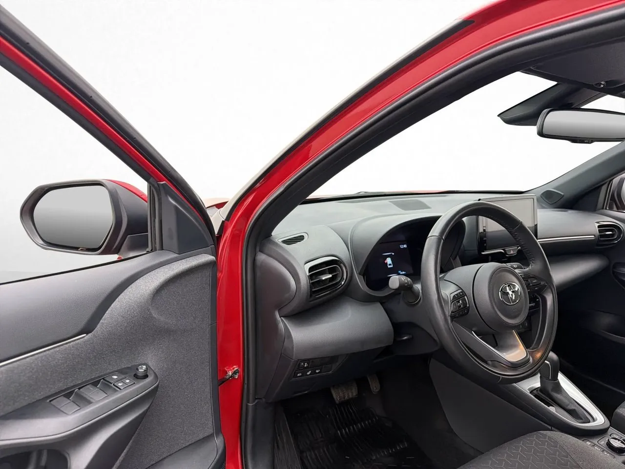 Vehicle image 10