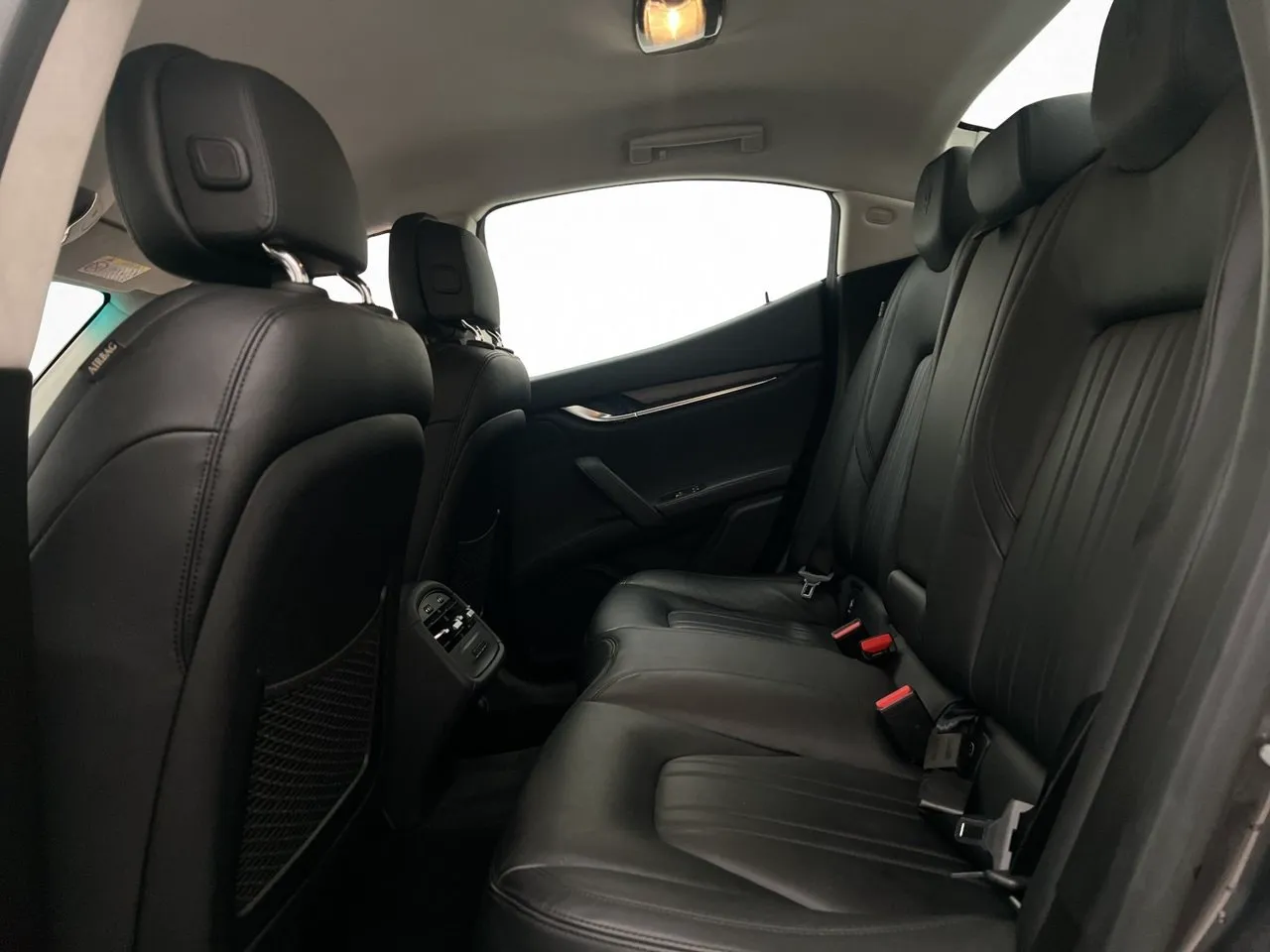 Vehicle image 32