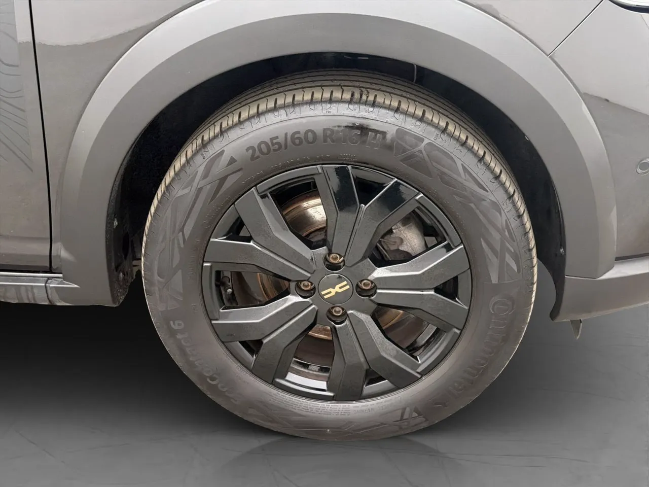 Vehicle image 32