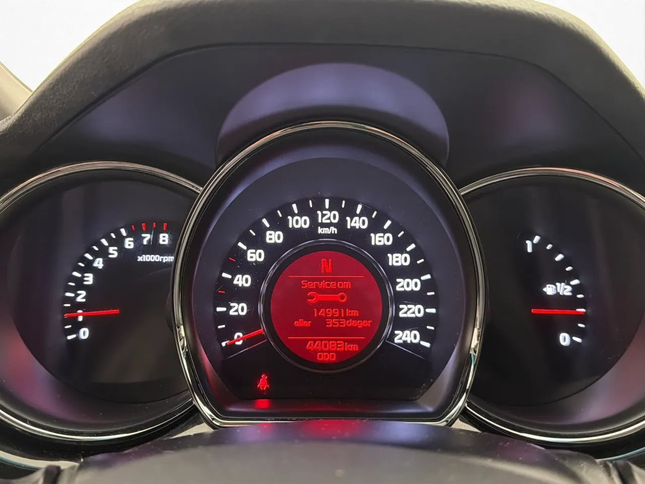 Vehicle image 18