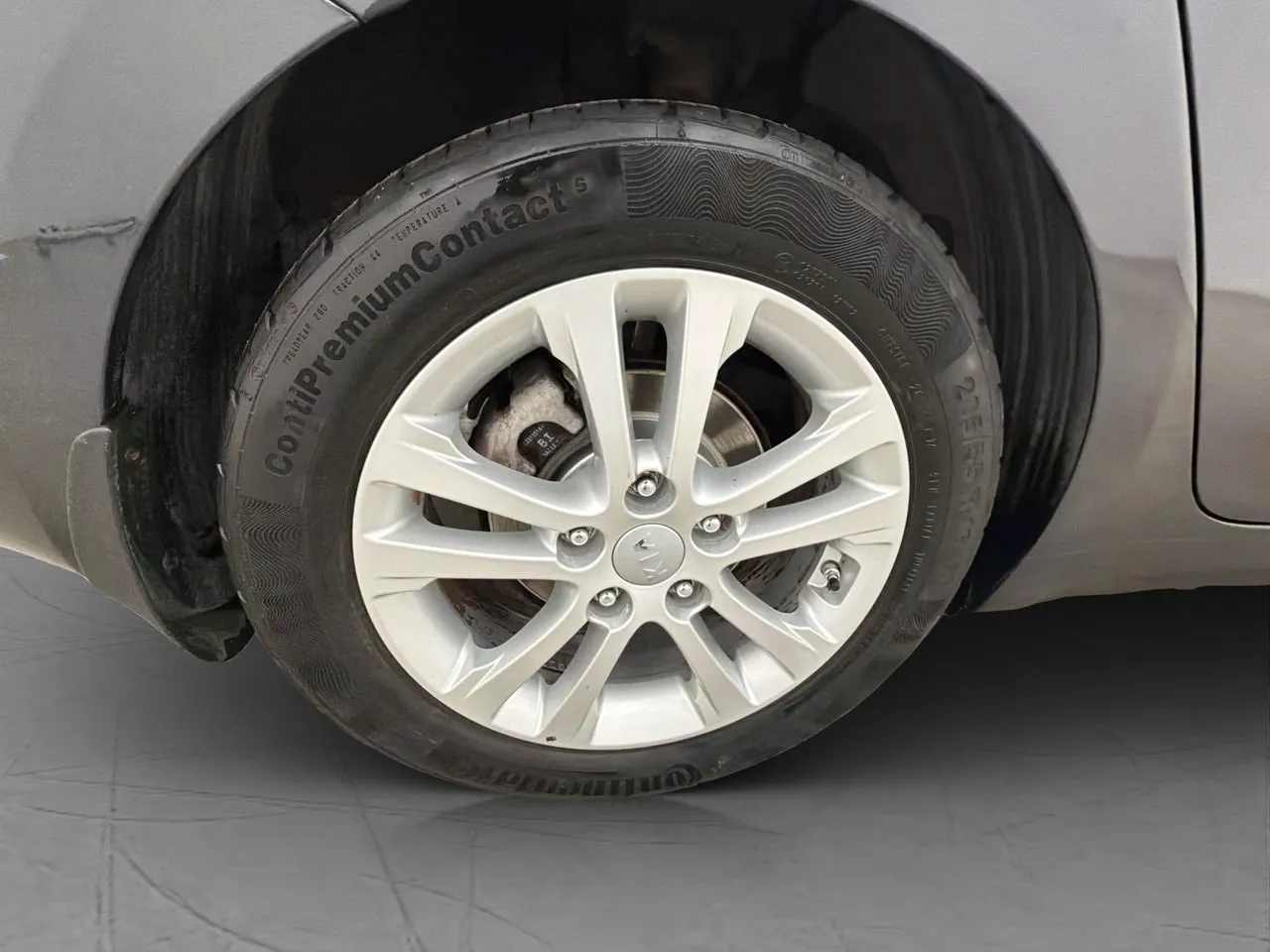 Vehicle image 33