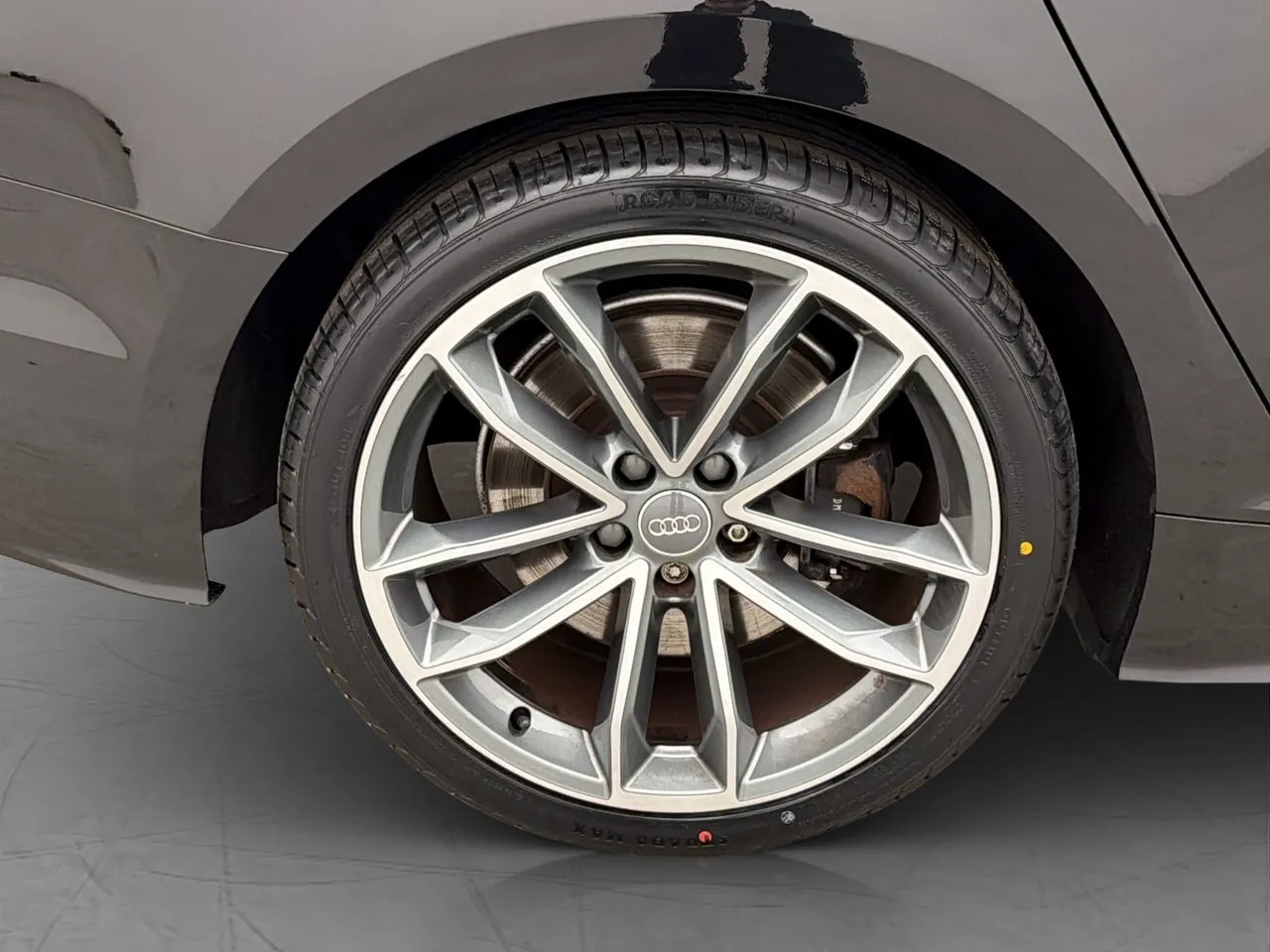 Vehicle image 30