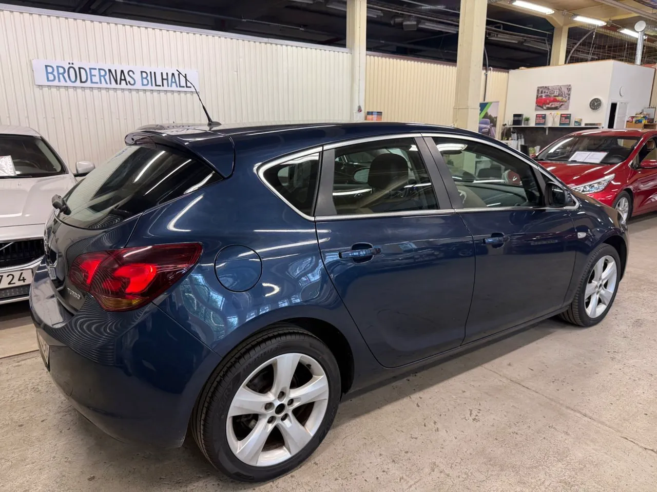 Vehicle image 1