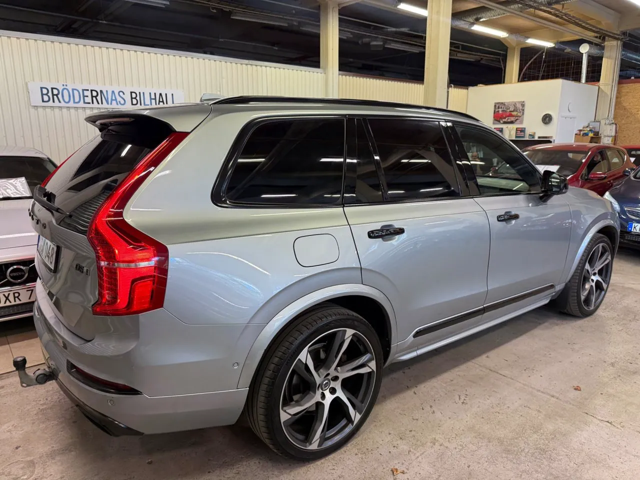 Vehicle image 4