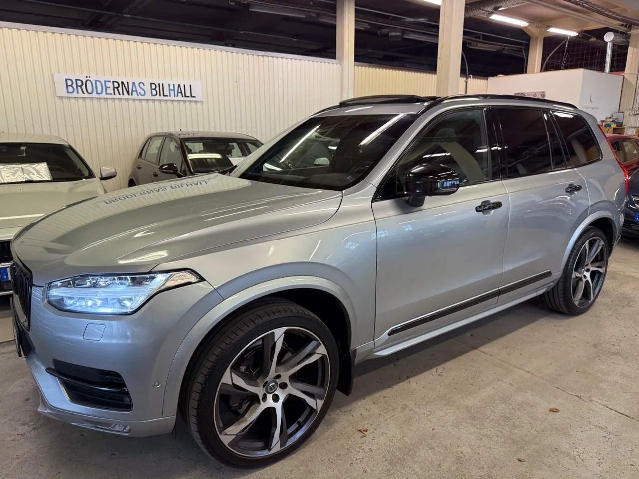 Vehicle image 6