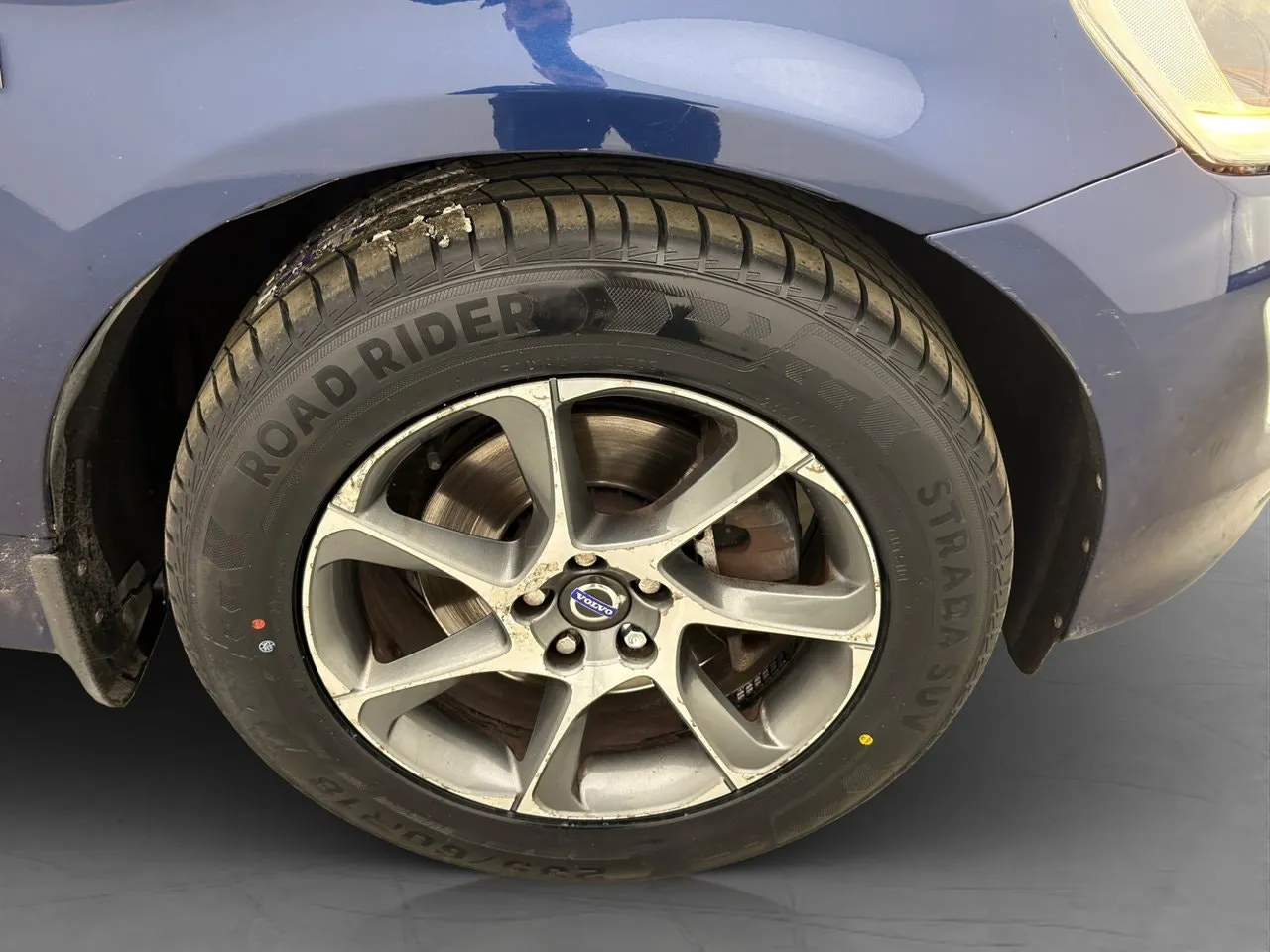Vehicle image 32