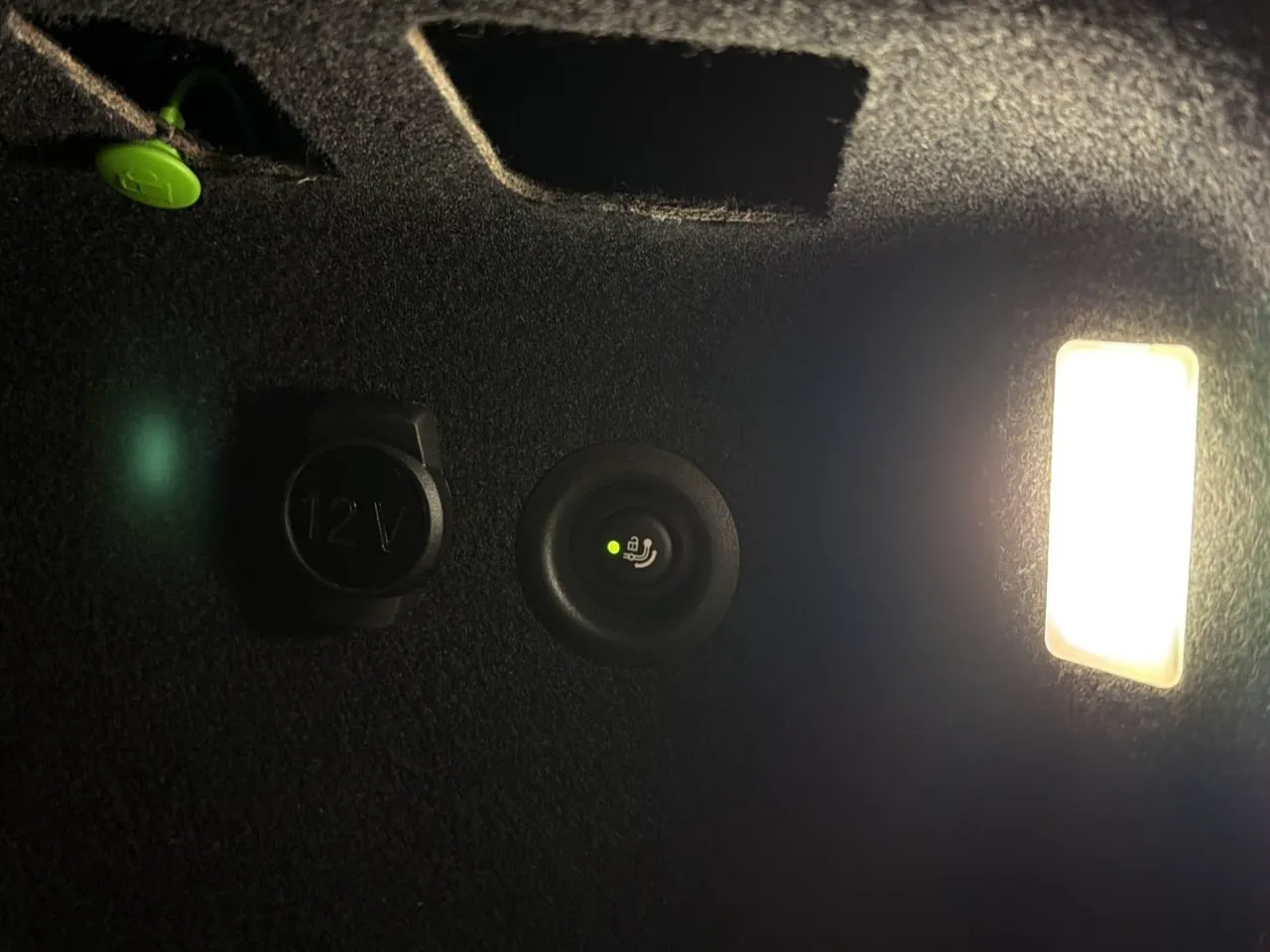 Vehicle image 32