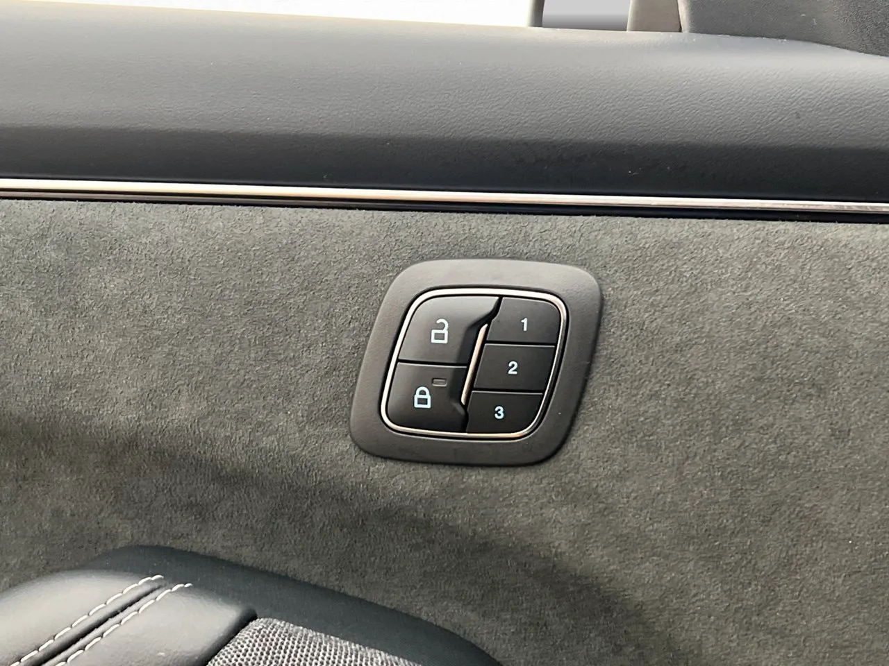 Vehicle image 29