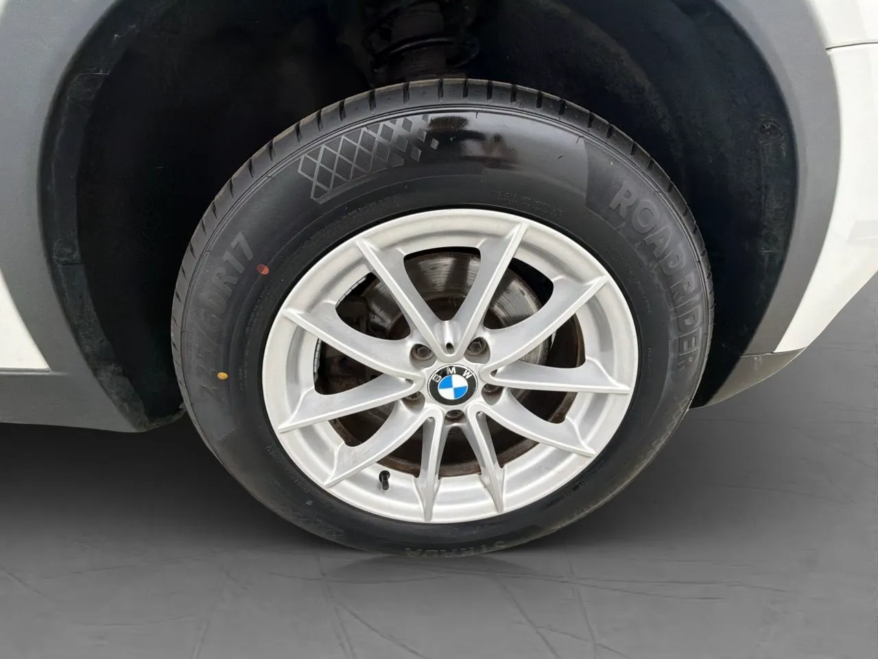 Vehicle image 30